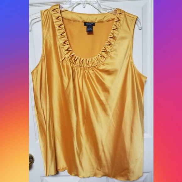 spense women Tops - 💥Plus Size💥1X Avenue Sheer Gold Tank Top